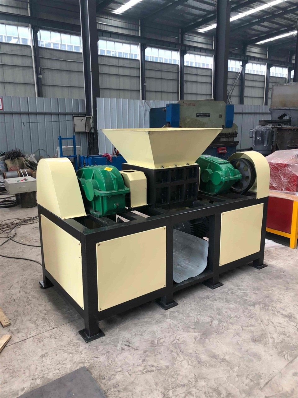 plastic recycling equipment manufacturers